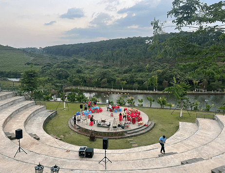 Làng Omm - QUẢNG TRƯỜNG CA NHẠC